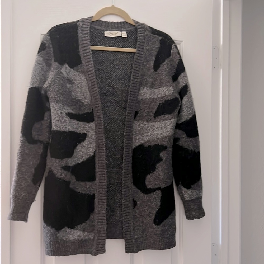 Camo print Rd Style cardigan. Size XS.